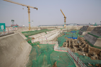 北京大興國(guó)際機(jī)場(chǎng)衛(wèi)星航站樓全面復(fù)工，助力京津冀一體化發(fā)展